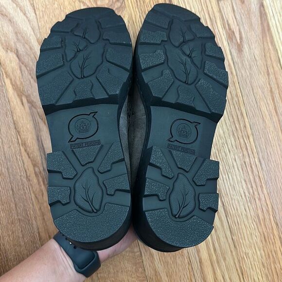 Born Teramo Dark Grey Suede Loafers Women’s Size 9 NIB - Picture 8 of 10